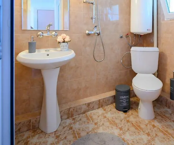 Baywatch Willa Galata